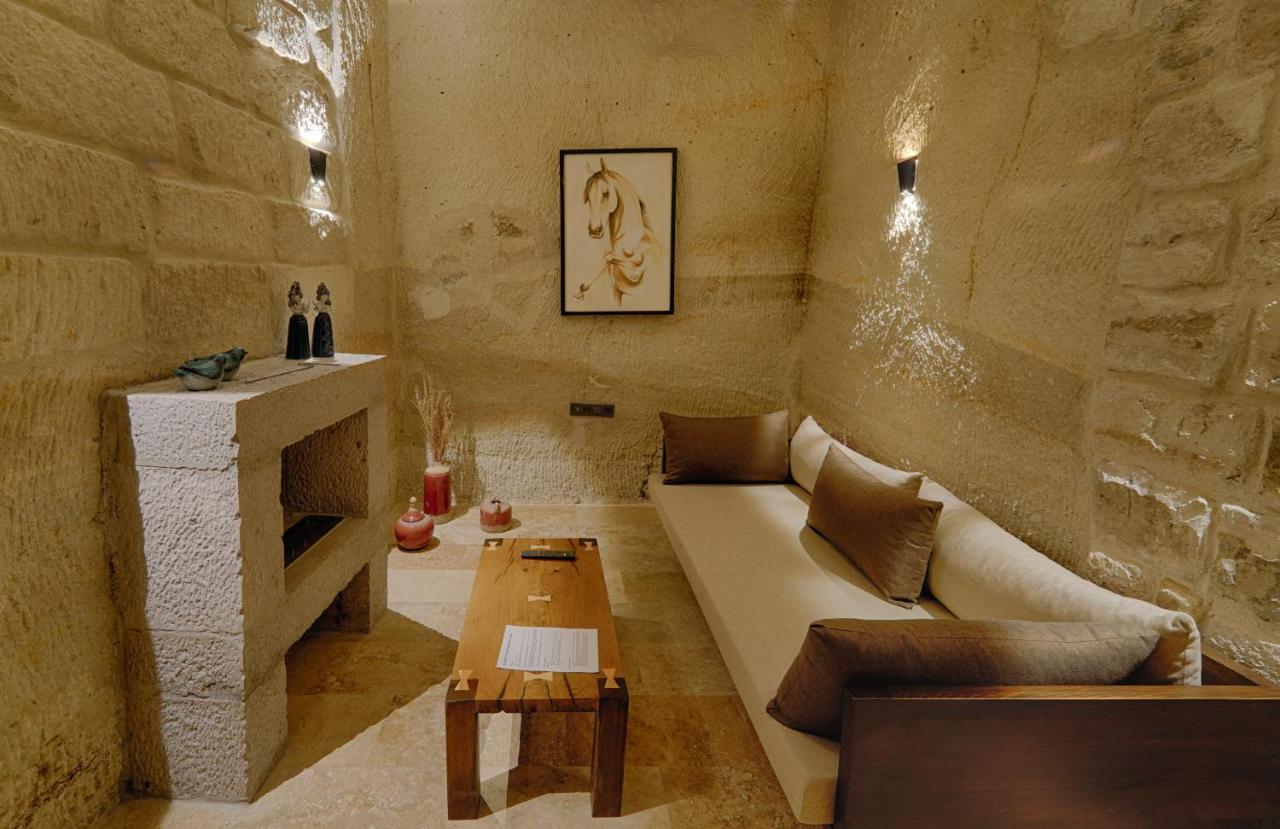 Luvi Cave Hotel *