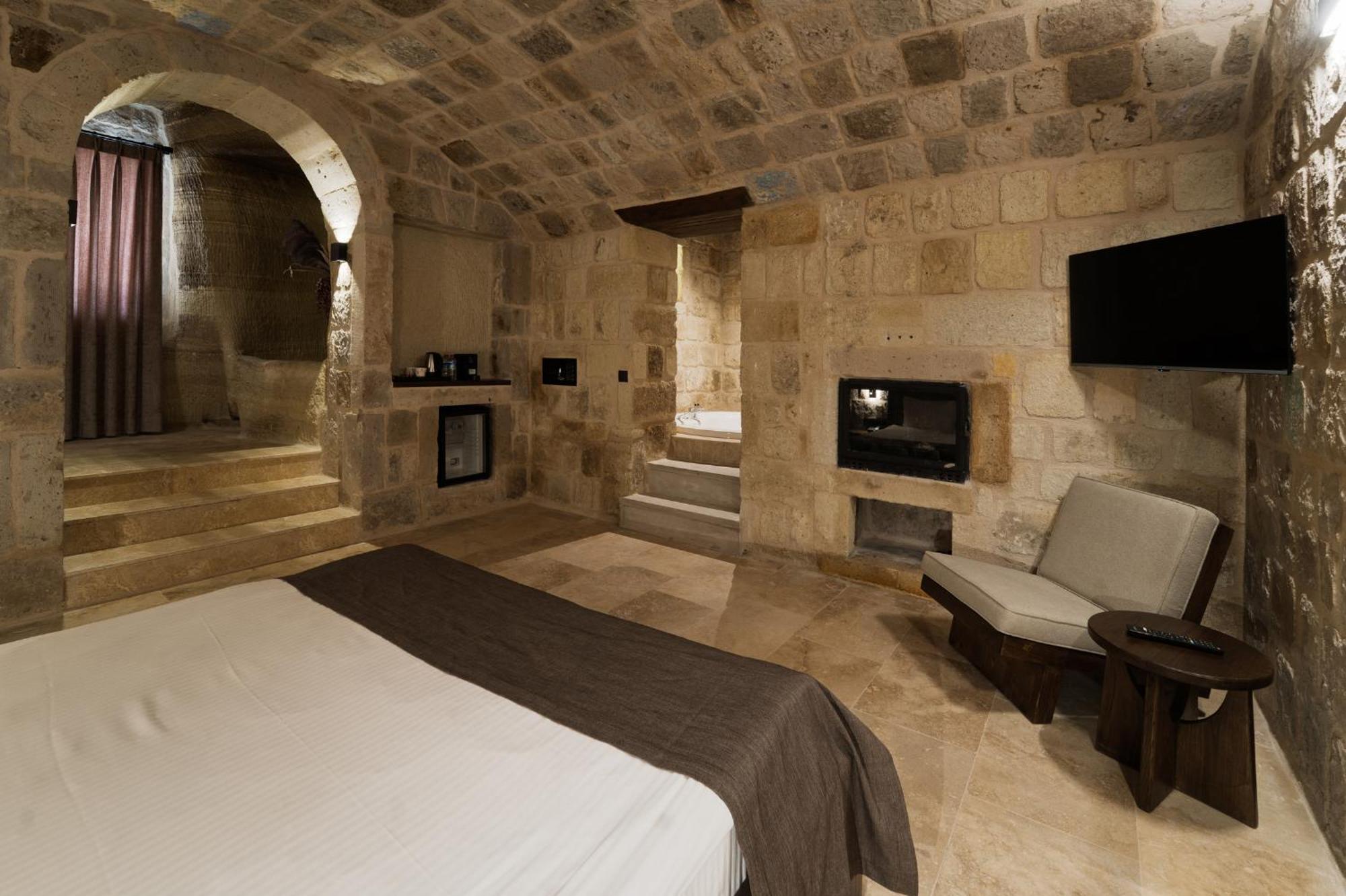 Luvi Cave